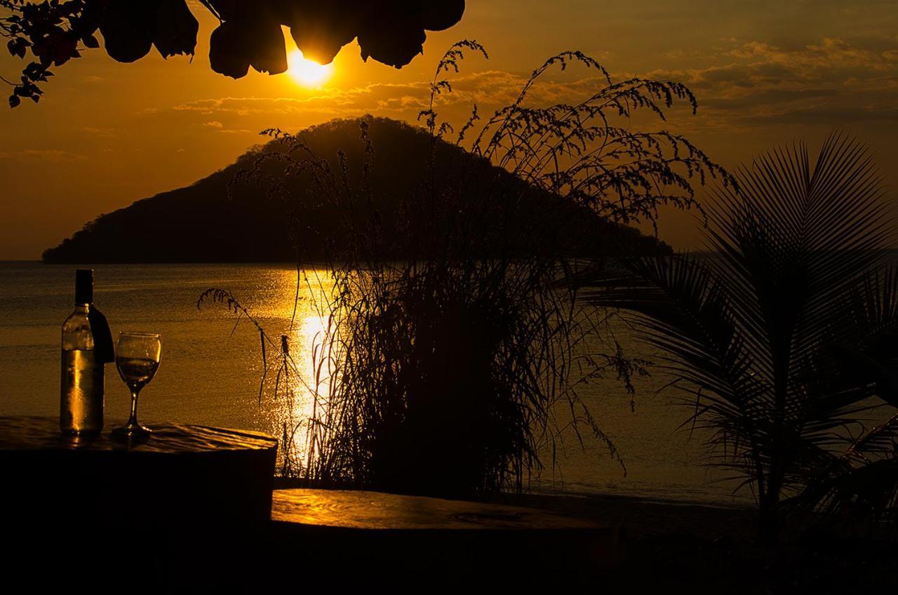 Mgoza Lodge Cape Maclear Exteriör bild